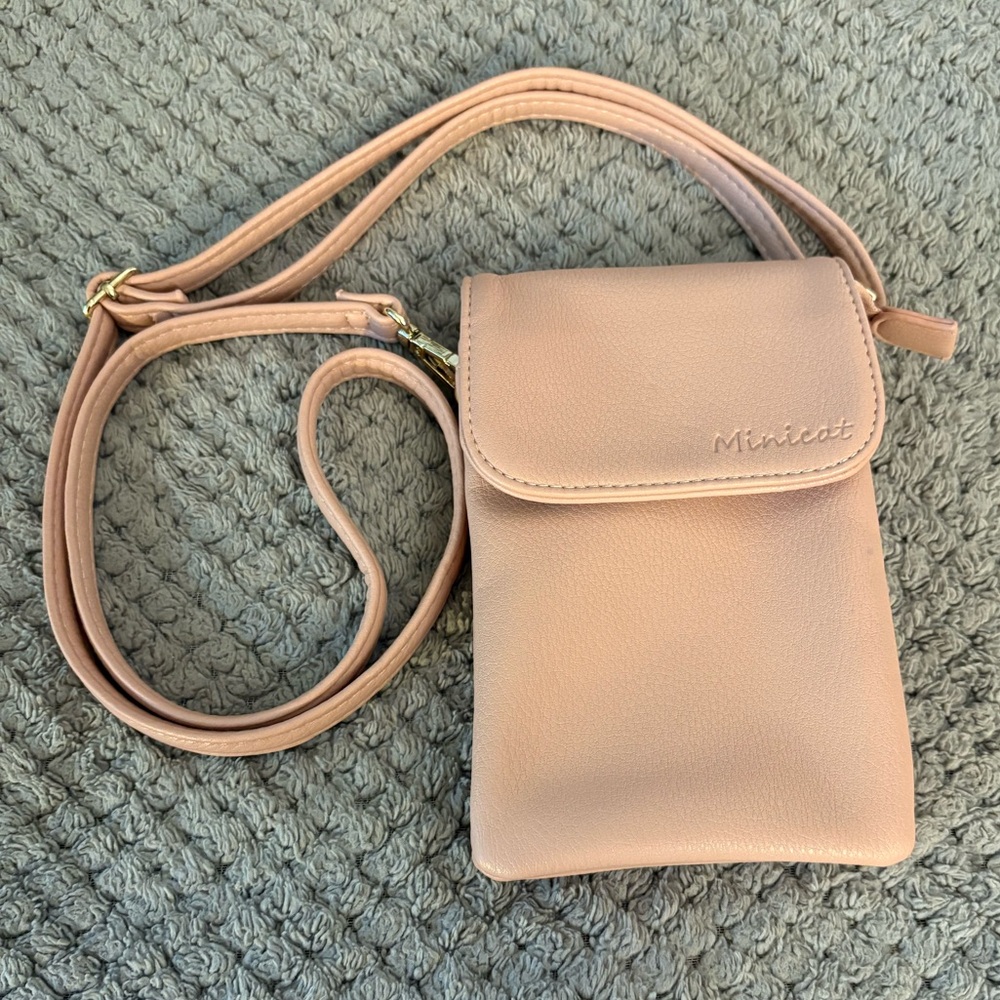 Sleek Pink Crossbody Bag with Flap Closure